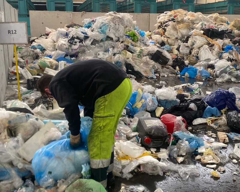 Servizio di cernita rifiuti MDP SRL